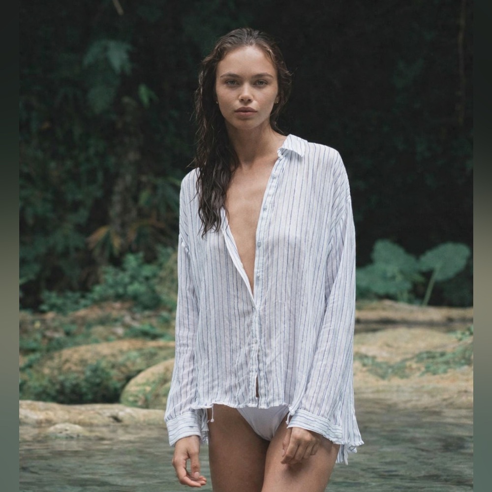 The Jetset Diaries White and Blue Pinstripe Draping Blouse - Picture 2 of 3